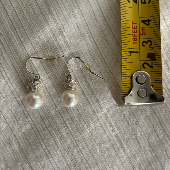 Elegant Pearl Drop Earrings - Picture 2 of 2